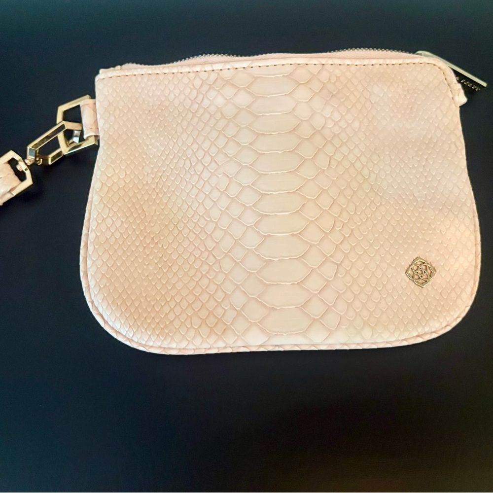 Kendra Scott Wristlet Pouch Womens Small Blush Pink Snakeskin Embossed‎